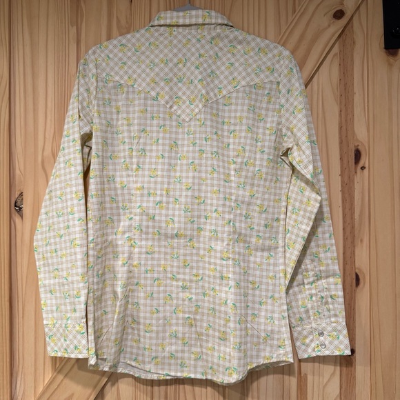 Wrangler Women’s Long Sleeve Button Snap Blouse Yellow Plaid Floral NWT Size S - Picture 3 of 11